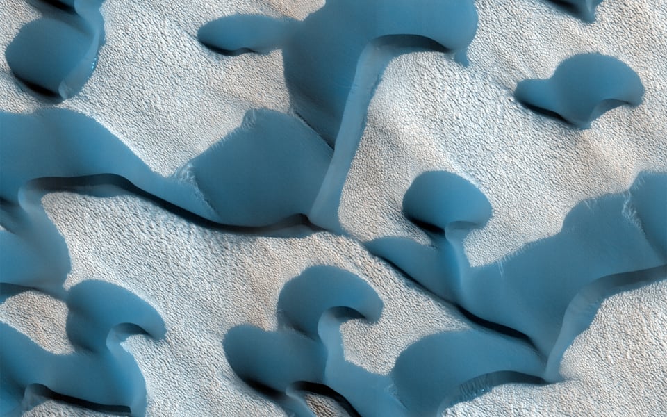 Blue dunes on Mars